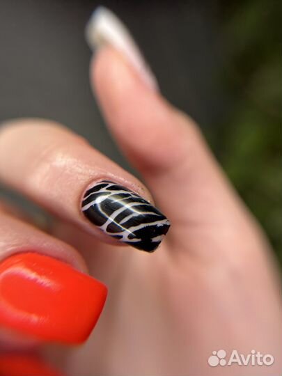 Маникюр в студии