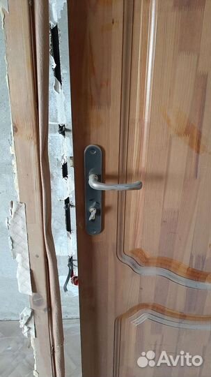 Дверь входная бу деревянная с коробкой