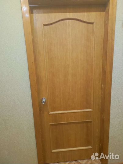 Дверь деревянная с коробкой межкомнатная