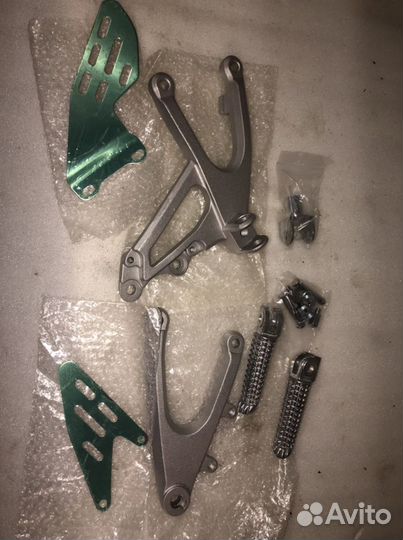 Комплект кронштейн подножки Yamaha R1 2007-2008