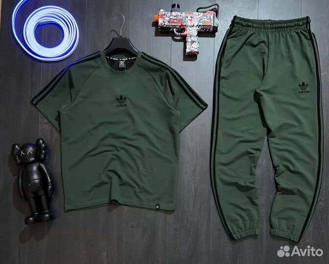 Спортивный комплект adidas