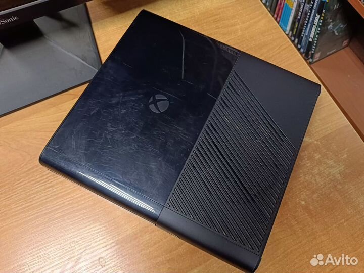 Xbox 360Е 250Gb FreeBoot 37 Игр Геймпад