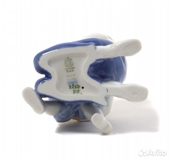 Фарфоровая фигура 