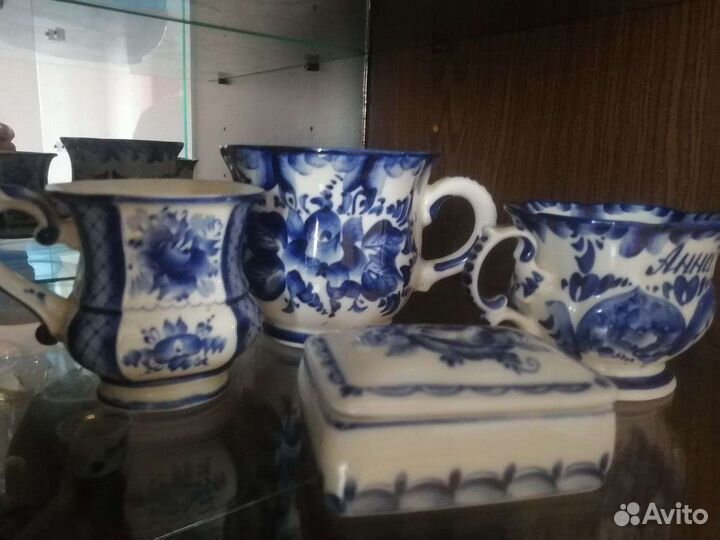 Посуда гжель, конфетница, чашки, шкатулка