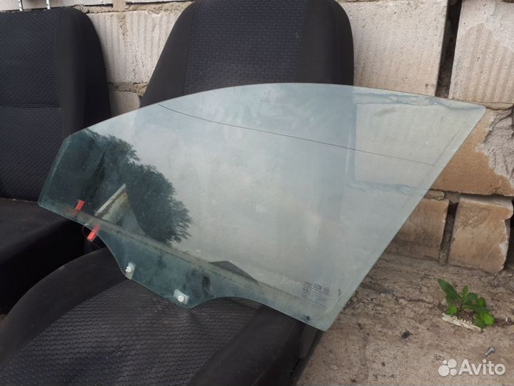 Стекло двери передней левой Chevrolet Lacetti J200