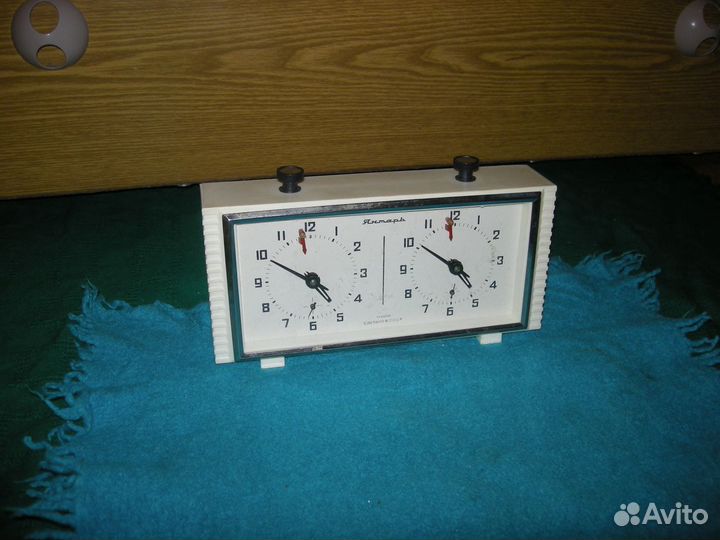 Будильник Ростов Витязь Молния часы Янтарь настенн