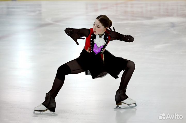 Костюм для фигурного катания 146