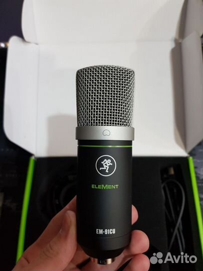 Студийный микрофон