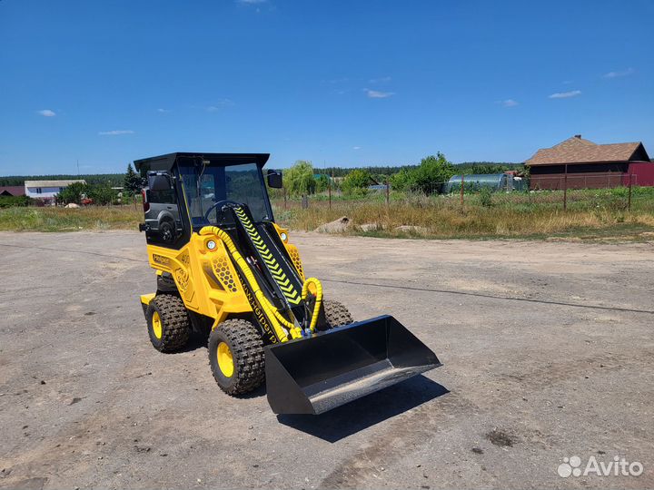 Мини-погрузчик Avant 218, 2024