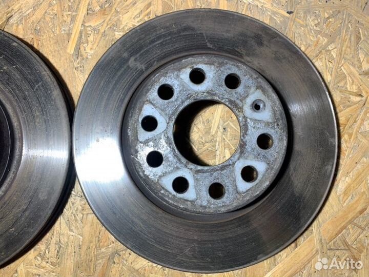 Диски тормозные передние Volkswagen Golf A6 BSE