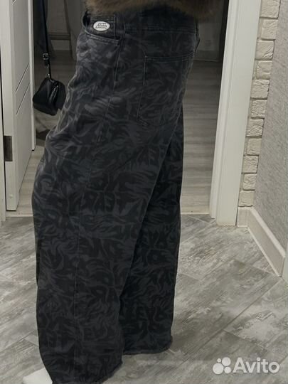 Джинсы широкие