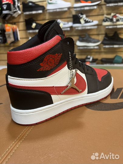 Кроссовки мужские Nike Air Jordan 1 Mid