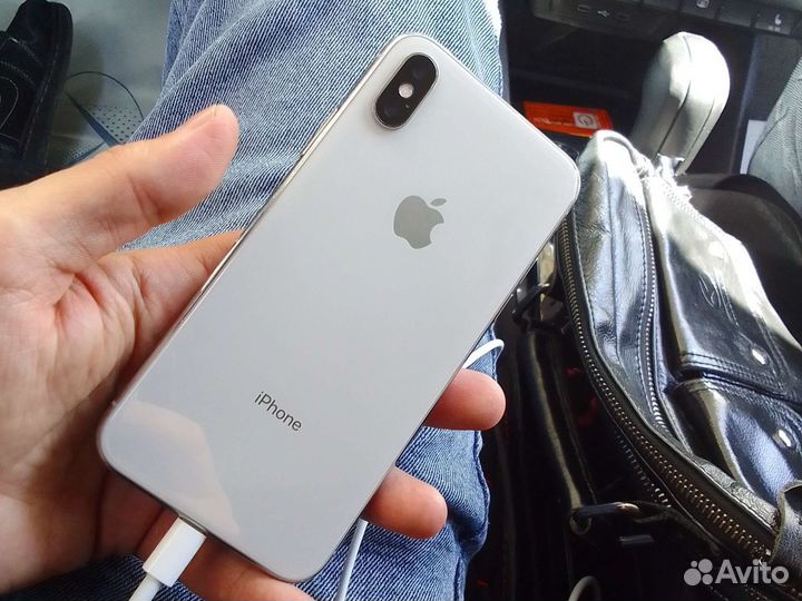 Телефон iPhone 10