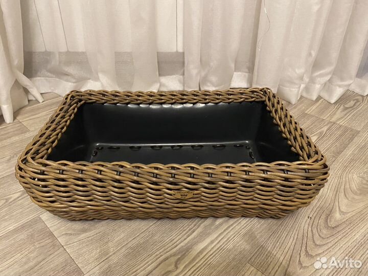 Кашпо из искусственного ротанга