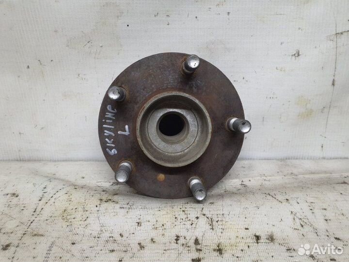 Ступица передняя левая Nissan Skyline седан 2012