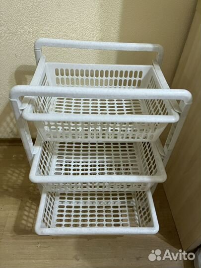 Этажерка пластиковая с выдвижными ящиками