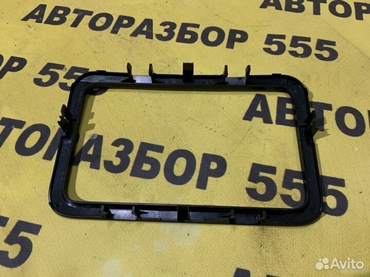 Рамка магнитолы Skoda Fabia 2