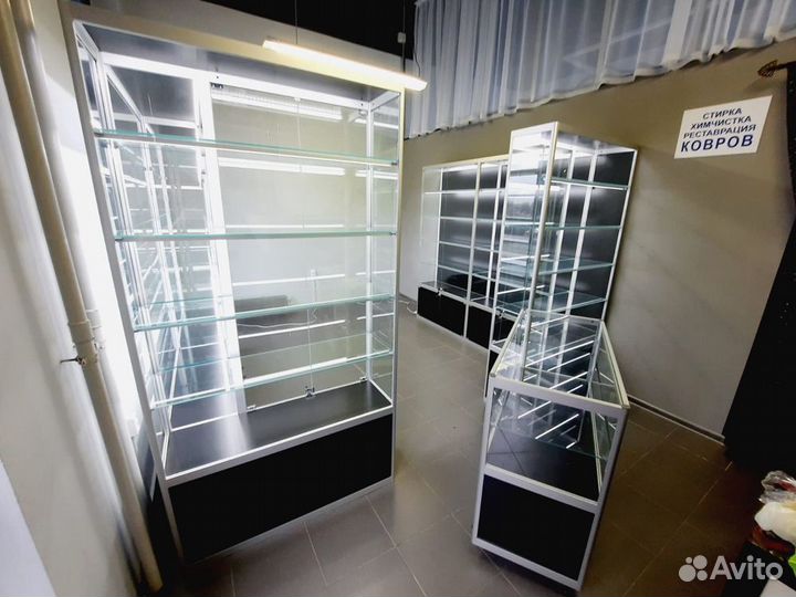 Витрины торговые стеклянные