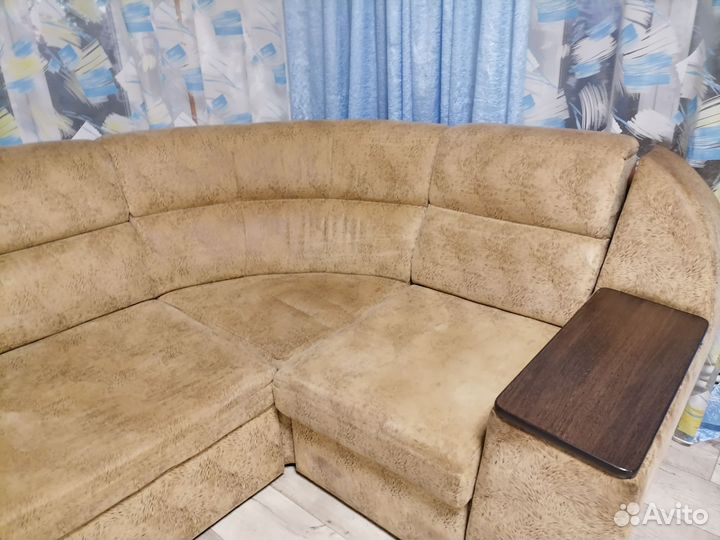 Большой угловой диван раскладной бу