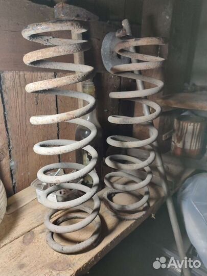 Lancer 9 задние пружины