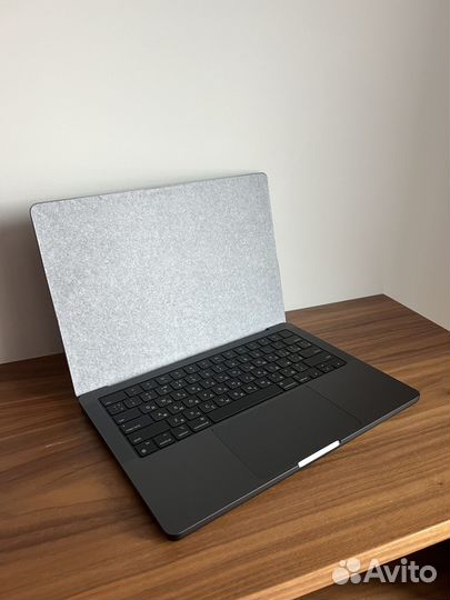 Apple MacBook Pro 14 M3 Pro, 2023, 18GB, 1TB, 12-C