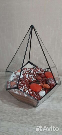 Флорариум с грунтом и декоративными камнями