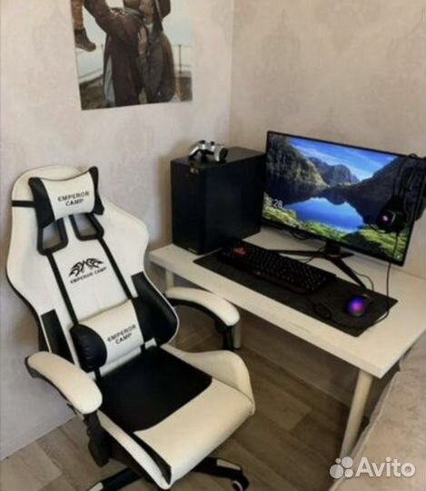 Компьютерное кресло (игровое кресло)