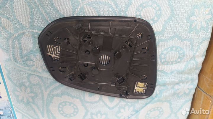 Стекло зеркала Тойота Рав4 40 левое оригинал