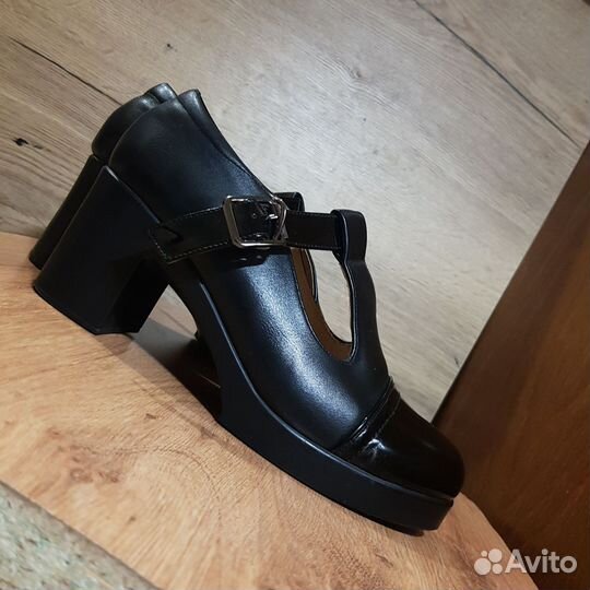 Шикарные босоножки Франция 38 39