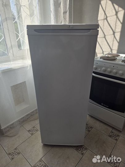 Холодильник Бирюса