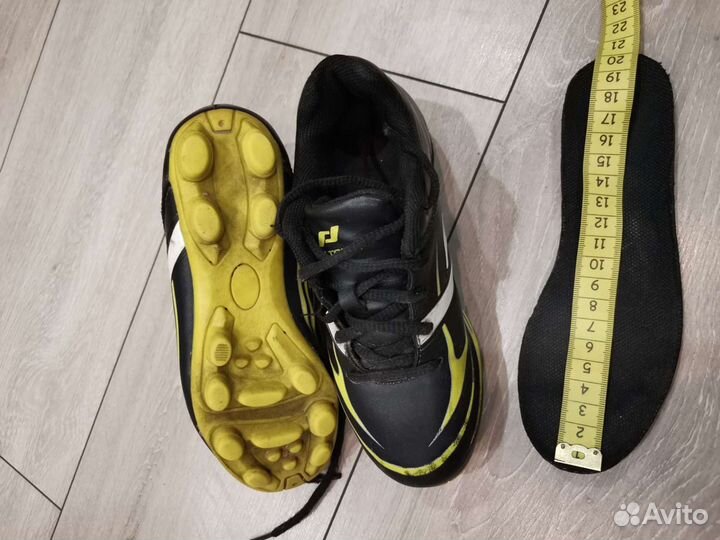 Футбольные бутсы