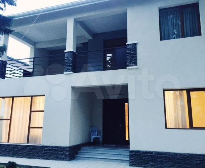 Дом 200 м² на участке 7 сот.