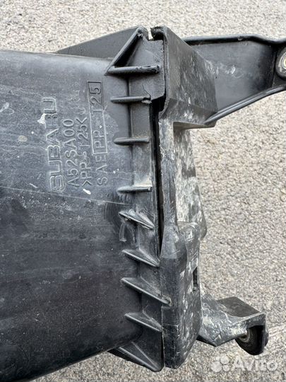 Корпус воздушного фильтра Subaru Forester SG5