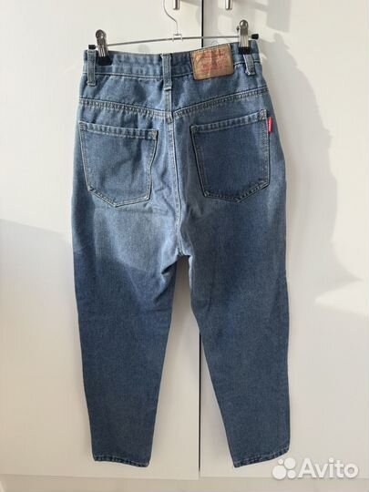 Джинсы женские