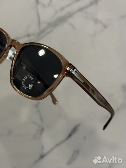 Солнцезащитные очки Boss