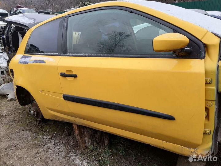 Двери передние Fiat Stilo