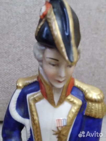 Фарфоровые статуэтки