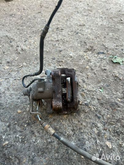 Суппорт задний левый Peugeot 3008 1.6 HDI DV6C