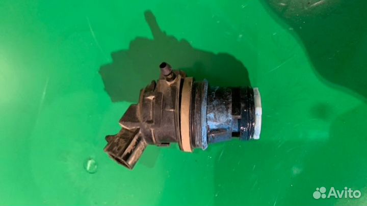 Насос омывателя лобового стекла Toyota Camry V55