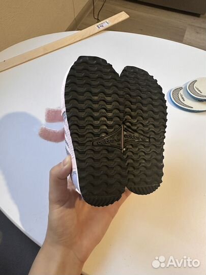 Кроссовки adidas для девочки