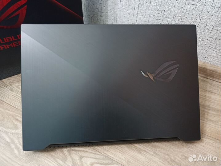 Гигантский ROG Strix i5 8300\16GB\GTX 6GB\144Hz