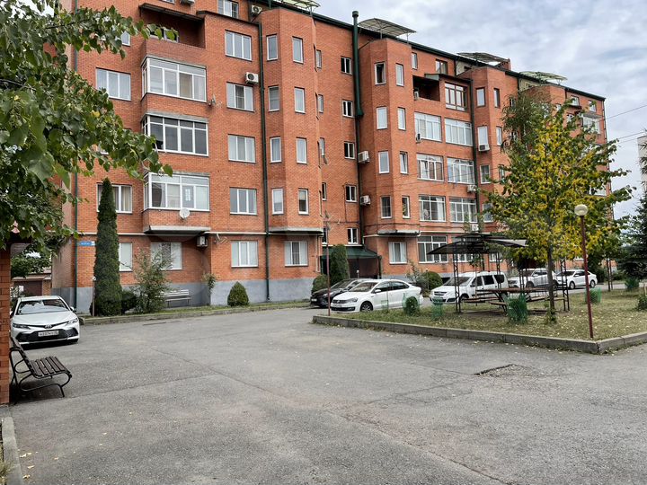 3-к. квартира, 110 м², 4/5 эт.