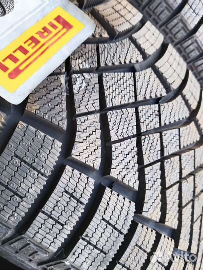 Pirelli Ice Zero FR 235/55 R18 104T
