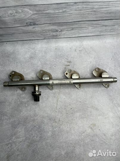 Рампа топливная Mercedes CLA 1,6л