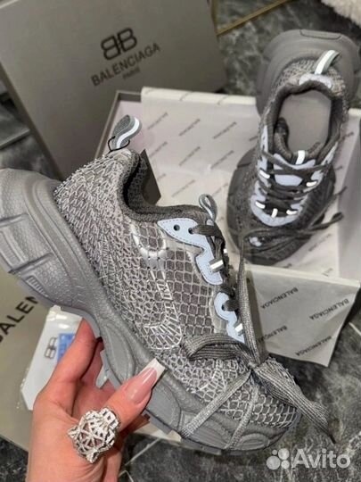 Кроссовки женские balenciaga 38