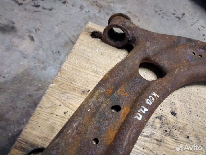 Рычаг передний левый Шкода Кодиак