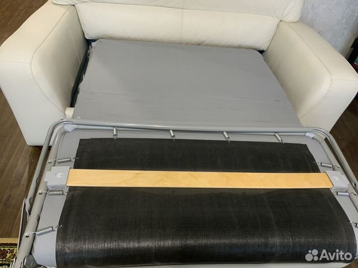 Кожаный диван IKEA