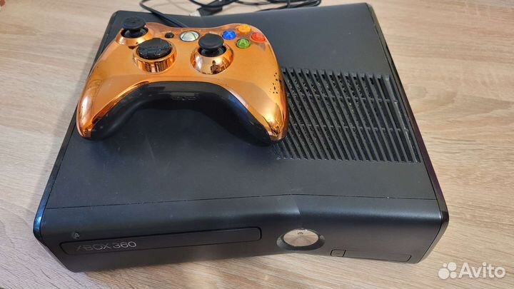 Xbox 360 S (прошитая, Freeboot) 250gb