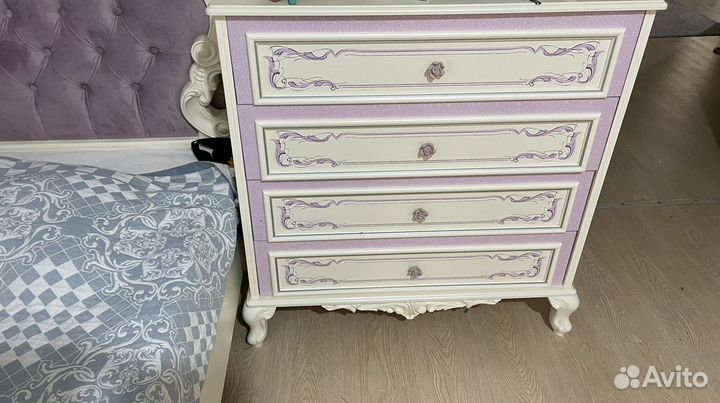 Кровать +комод