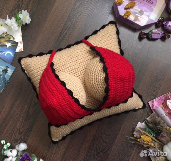 Подушка-грудь ручной работы